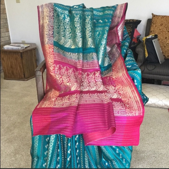 Beautiful Banasari Silk Sari (Saree) - Picture 3 of 8
